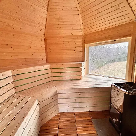 Authentic Farmhouse With Jacuzzi And Sauna Lägenhet